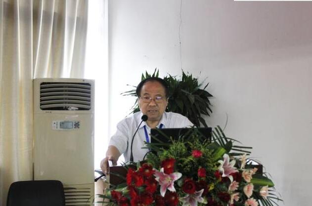 赵家良教授感谢太阳成tyc7111cc集团.jpg 赵家良教授感谢太阳成tyc7111cc集团.jpg