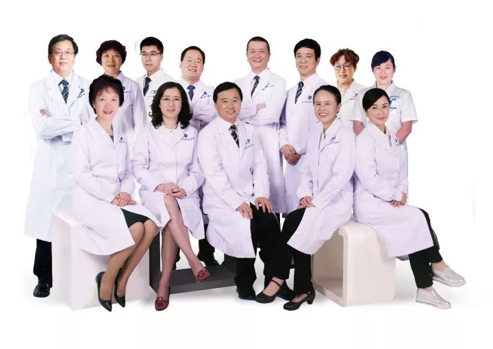 10月27日下午,深圳市委卫生工委召开会议,通报了2017年 三季度全市医疗行业公众满意度的监测结果,此次通过 三方调查机构共对全市117家医院105134名门诊、住院患者进行了短信调查。深圳太阳成tyc7111cc在全市已建立接口的社会办医院满意度中排名.jpg 10月27日下午,深圳市委卫生工委召开会议,通报了2017年 三季度全市医疗行业公众满意度的监测结果,此次通过 三方调查机构共对全市117家医院105134名门诊、住院患者进行了短信调查。深圳太阳成tyc7111cc在全市已建立接口的社会办医院满意度中排名.jpg