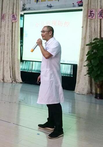 东莞太阳成tyc7111cc近视防控医生表示,假性近视可以通过一定的医治手段和纠正用眼习惯来 ,但当出现真性近视时就需要佩戴框架眼镜或者角膜塑形镜来 。孩子是假性近视还是真性近视,需要 的眼科医生去检测判断,否则会适得其反。3.jpg 东莞太阳成tyc7111cc近视防控医生表示,假性近视可以通过一定的医治手段和纠正用眼习惯来 ,但当出现真性近视时就需要佩戴框架眼镜或者角膜塑形镜来 。孩子是假性近视还是真性近视,需要 的眼科医生去检测判断,否则会适得其反。3.jpg