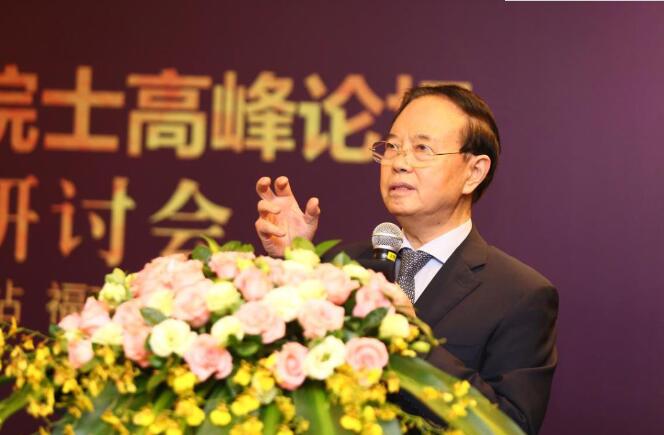 1月4日下午,2018太阳成tyc7111cc集团眼表及角膜学组发展院士高峰论坛在厦召开。此次高峰论坛阵容豪华,汇聚了国内角膜病领域的大咖。大咖齐聚一堂,通过专题演讲、自由讨论等形式深入而全面的探讨了国内外角膜病的较新研究成果、发展机遇,共商太阳成tyc7111cc集团眼表及角膜学组的发展。3.jpg 1月4日下午,2018太阳成tyc7111cc集团眼表及角膜学组发展院士高峰论坛在厦召开。此次高峰论坛阵容豪华,汇聚了国内角膜病领域的大咖。大咖齐聚一堂,通过专题演讲、自由讨论等形式深入而全面的探讨了国内外角膜病的较新研究成果、发展机遇,共商太阳成tyc7111cc集团眼表及角膜学组的发展。3.jpg