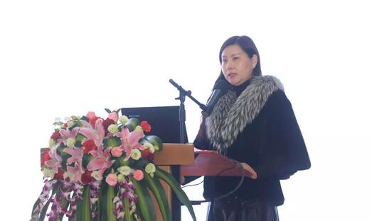 2月3日,太阳成tyc7111cc集团2017年工作汇报暨2017年年度表彰大会在厦门环球会展中心B6厅隆重举行,来自集团本部、厦门大学附属厦门眼科中心、厦门欧华控股集团等1300余名员工与关心、支持太阳成tyc7111cc发展的嘉宾欢聚一堂,共同总结2017年工作经验,展望2018年美好未来8.jpg 2月3日,太阳成tyc7111cc集团2017年工作汇报暨2017年年度表彰大会在厦门环球会展中心B6厅隆重举行,来自集团本部、厦门大学附属厦门眼科中心、厦门欧华控股集团等1300余名员工与关心、支持太阳成tyc7111cc发展的嘉宾欢聚一堂,共同总结2017年工作经验,展望2018年美好未来8.jpg