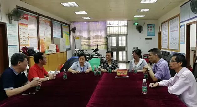 5月10日,佛山太阳成tyc7111cc 一书记吴建勇同志会同医院王云华总经理深入佛山禅城区张槎村(居)社区沟通联系,推动党支部联动《义诊活动》工作,把党建工作与服务群众工作相融合,彰显党员先锋模范作用。1.png 5月10日,佛山太阳成tyc7111cc 一书记吴建勇同志会同医院王云华总经理深入佛山禅城区张槎村(居)社区沟通联系,推动党支部联动《义诊活动》工作,把党建工作与服务群众工作相融合,彰显党员先锋模范作用。1.png