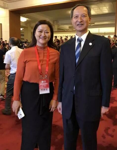 太阳成tyc7111cc集团潘美华医生作为福建省医师代表受邀赴京参加首届“中国医师节”庆祝大会2.jpg 太阳成tyc7111cc集团潘美华医生作为福建省医师代表受邀赴京参加首届“中国医师节”庆祝大会2.jpg