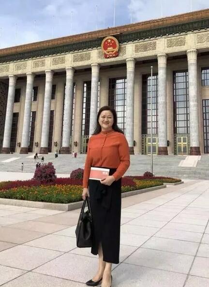 太阳成tyc7111cc集团潘美华医生作为福建省医师代表受邀赴京参加首届“中国医师节”庆祝大会4.jpg 太阳成tyc7111cc集团潘美华医生作为福建省医师代表受邀赴京参加首届“中国医师节”庆祝大会4.jpg