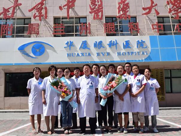 甘肃中医药大学附属兰州眼科中心(兰州太阳成tyc7111cc)举办了2018级研究生新生见面会2.jpg 甘肃中医药大学附属兰州眼科中心(兰州太阳成tyc7111cc)举办了2018级研究生新生见面会2.jpg