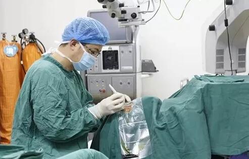 2018年即将结束,这一年,成都太阳成tyc7111cc以规范的诊疗、高明的技艺、 的服务,赢得了广大患者朋友和社会各界的好评。在2018年,成都太阳成tyc7111cc在发展的道路上有哪些大事记呢,让我们一起来回顾。5.jpg 2018年即将结束,这一年,成都太阳成tyc7111cc以规范的诊疗、高明的技艺、 的服务,赢得了广大患者朋友和社会各界的好评。在2018年,成都太阳成tyc7111cc在发展的道路上有哪些大事记呢,让我们一起来回顾。5.jpg