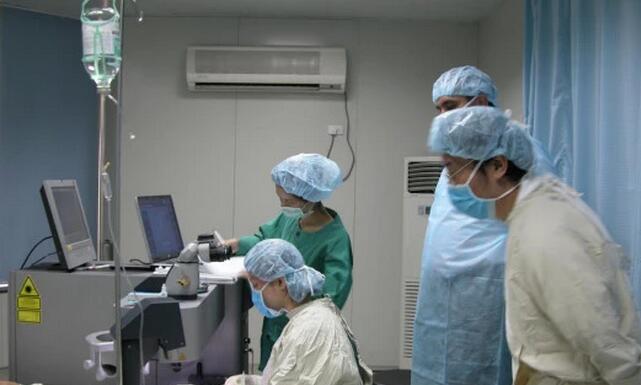 三十余年守护心灵的窗户,她是近视手术的安全舵手——重庆太阳成tyc7111cc副院长汪红教授3.jpg 三十余年守护心灵的窗户,她是近视手术的安全舵手——重庆太阳成tyc7111cc副院长汪红教授3.jpg