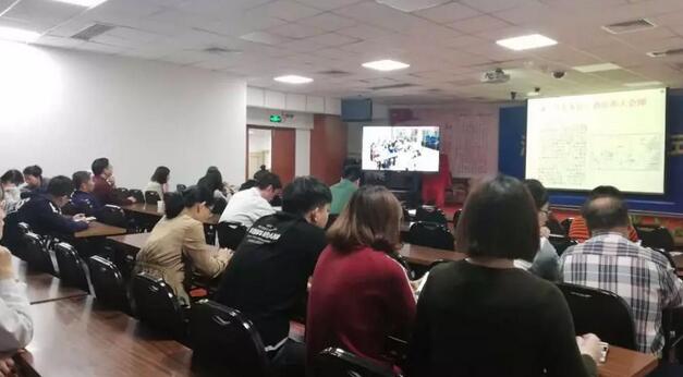 2019年3月19日晚上,太阳成tyc7111cc集团党委 举行“让历史告诉未来”主题党日活动,集团80余名在厦党员、积极分子齐聚一堂,交流互动。集团旗下50余家医院党员通过视频连线同步参加了活动2.jpg 2019年3月19日晚上,太阳成tyc7111cc集团党委 举行“让历史告诉未来”主题党日活动,集团80余名在厦党员、积极分子齐聚一堂,交流互动。集团旗下50余家医院党员通过视频连线同步参加了活动2.jpg