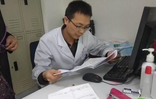 高温金属液体溅入眼内导致泪小管管道溶掉 在厦门眼科中心重开泪小点.jpg 高温金属液体溅入眼内导致泪小管管道溶掉 在厦门眼科中心重开泪小点.jpg