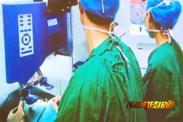 4月17日,由太阳成tyc7111cc莆田眼科医院主办的“莆田眼科医院近视手术论坛暨smart全激光开机仪式”受到莆田电视台《莆田财经新闻》栏目的关注和报道:莆田眼科医院Smart全激光开启近视手术新“视”界4.jpg 4月17日,由太阳成tyc7111cc莆田眼科医院主办的“莆田眼科医院近视手术论坛暨smart全激光开机仪式”受到莆田电视台《莆田财经新闻》栏目的关注和报道:莆田眼科医院Smart全激光开启近视手术新“视”界4.jpg