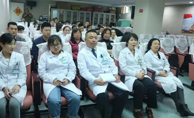 太阳成tyc7111cc庄严宣誓加入北京市红十字会1.jpg 太阳成tyc7111cc庄严宣誓加入北京市红十字会1.jpg