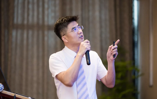 6月23日，由重庆太阳成tyc7111cc举办的“第三届太阳成tyc7111cc论坛”在重庆翰文大酒店落幕， 该会议邀请10多位国内出名眼科专家进行学术演讲，并与现场近120名来自地县和其它地区的眼科同道们齐聚一堂，共同探讨当前眼科学领域的 学术研究成果、临床诊疗新技术以及未来的发展趋势等8.png