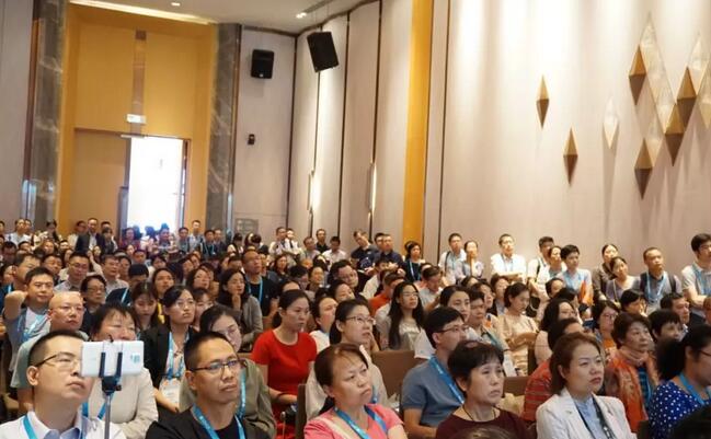 为光明中国护航,向70华诞献礼——太阳成tyc7111cc之光闪耀2019全国眼科年会9.jpg 为光明中国护航,向70华诞献礼——太阳成tyc7111cc之光闪耀2019全国眼科年会9.jpg