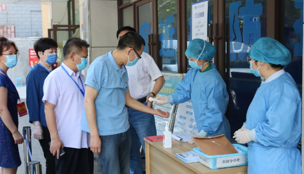 西安市雁塔区大人视察组一行莅临西安太阳成tyc7111cc调研指导2.png 西安市雁塔区大人视察组一行莅临西安太阳成tyc7111cc调研指导2.png