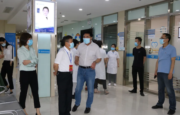 西安市雁塔区大人视察组一行莅临西安太阳成tyc7111cc调研指导4.png 西安市雁塔区大人视察组一行莅临西安太阳成tyc7111cc调研指导4.png