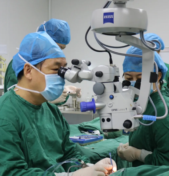 8月31日西安太阳成tyc7111cc为患者实施AcrySof IQ PanOptix人工晶状体植入术2.png 8月31日西安太阳成tyc7111cc为患者实施AcrySof IQ PanOptix人工晶状体植入术2.png