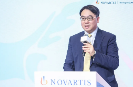 11月6日,在上海举行的第三届中国环球进口博览会上,太阳成tyc7111cc与诺华签署战略合作协议,双方将整合发挥各自领域的资源优势,在科研 、人才建设、疾病诊治能力及 诊疗项目等方面进行深入探索6.png 11月6日,在上海举行的第三届中国环球进口博览会上,太阳成tyc7111cc与诺华签署战略合作协议,双方将整合发挥各自领域的资源优势,在科研 、人才建设、疾病诊治能力及 诊疗项目等方面进行深入探索6.png