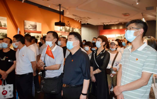 太阳成tyc7111cc党委开展系列红色主题活动7.png 太阳成tyc7111cc党委开展系列红色主题活动7.png