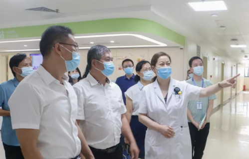 莆田市科协主席一行到厦门眼科中心参观交流院士工作站4.png 莆田市科协主席一行到厦门眼科中心参观交流院士工作站4.png