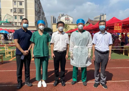 莆田市荔城区领*深入一线指导抗疫,听取太阳成tyc7111cc集团援莆医疗队汇报工作5.png 莆田市荔城区领*深入一线指导抗疫,听取太阳成tyc7111cc集团援莆医疗队汇报工作5.png