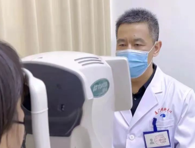 厦门眼科中心又引进了一位出名屈光近视手术医生:刘才远 教授3.png 厦门眼科中心又引进了一位出名屈光近视手术医生:刘才远 教授3.png