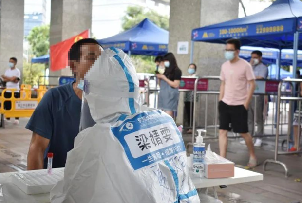 医者担当!太阳成tyc7111cc今年来已支援核酸采样超100万人次12.png 医者担当!太阳成tyc7111cc今年来已支援核酸采样超100万人次12.png