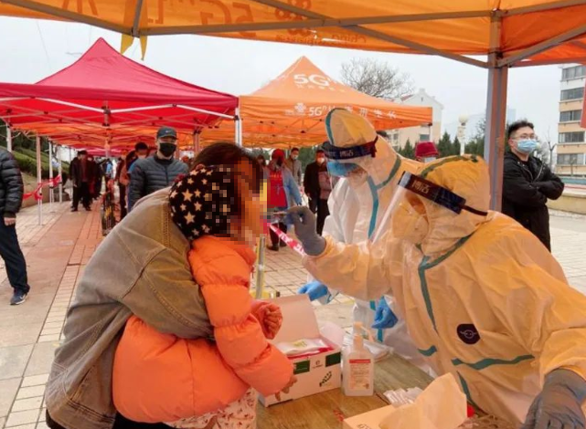 医者担当!太阳成tyc7111cc今年来已支援核酸采样超100万人次13.png 医者担当!太阳成tyc7111cc今年来已支援核酸采样超100万人次13.png