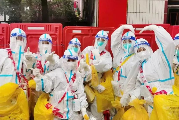 医者担当!太阳成tyc7111cc今年来已支援核酸采样超100万人次19.png 医者担当!太阳成tyc7111cc今年来已支援核酸采样超100万人次19.png