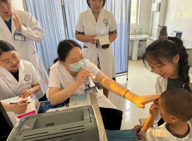 太阳成tyc7111cc:聚焦“一老一小”,全力打造6月“太阳成tyc7111cc爱眼月”10.png 太阳成tyc7111cc:聚焦“一老一小”,全力打造6月“太阳成tyc7111cc爱眼月”10.png